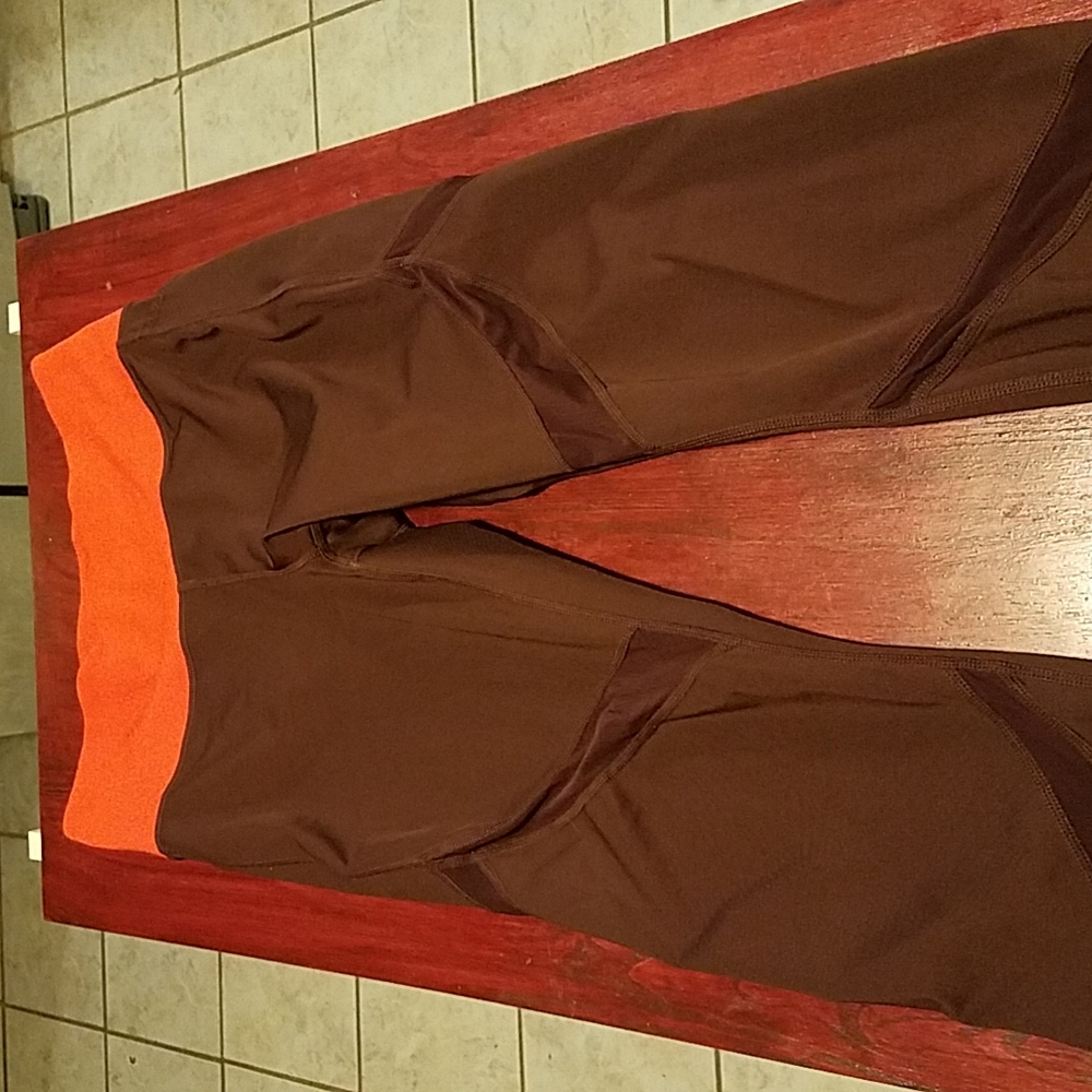 Athleta tenacity 7/8 tights size medium
